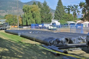  Pipe being placed Voght park Merritt BC Photo KDG