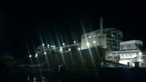 Cladding going on new power plant. Photo KDG l Phot